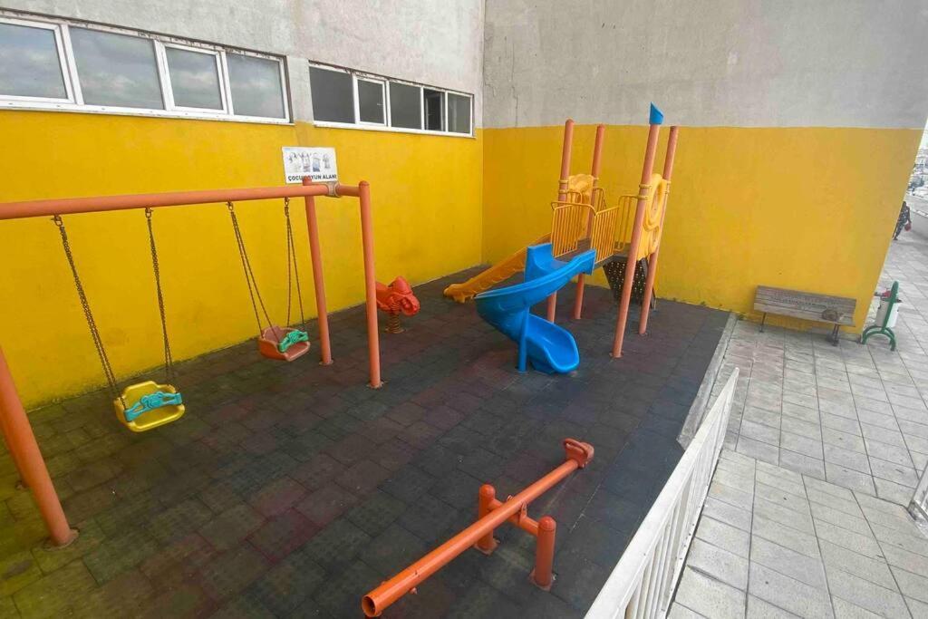 2+1 Luxury Flat , 5 Beds , Near Services *