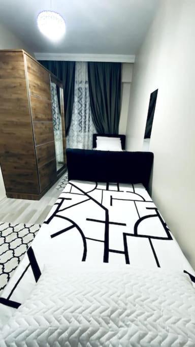 2+1 Luxury Flat , 5 Beds , Near Services
