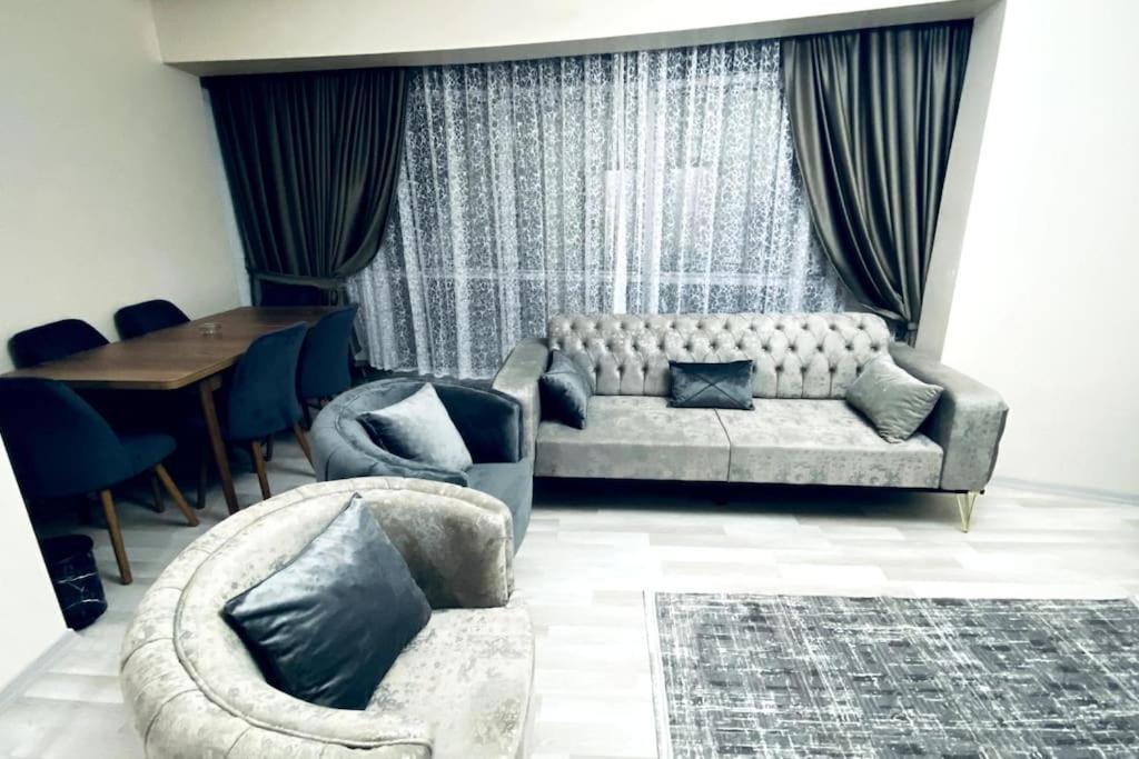 Daire 2+1 Luxury Flat , 5 Beds , Near Services *