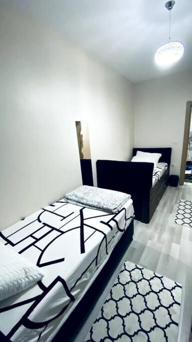 Appartement 2+1 Luxury Flat , 5 Beds , Near Services Istambul