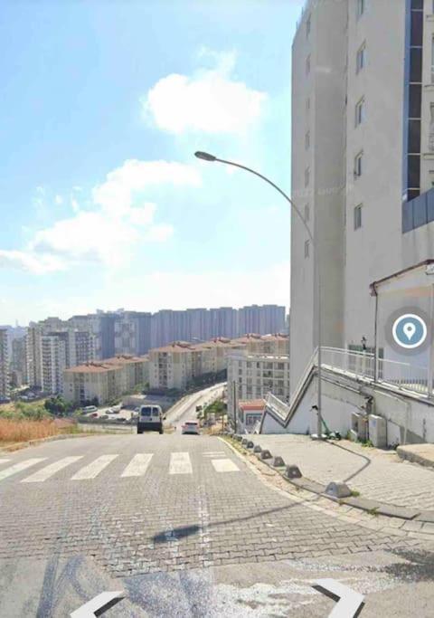 Appartement 2+1 Luxury Flat , 5 Beds , Near Services Istambul