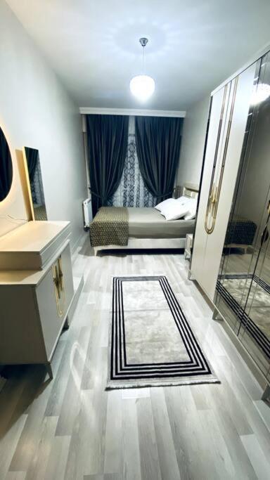 2+1 Luxury Flat , 5 Beds , Near Services Appartement *