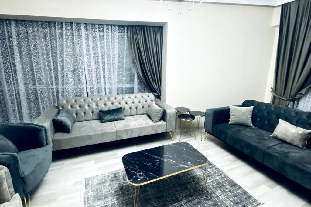 2+1 Luxury Flat , 5 Beds , Near Services Appartement *